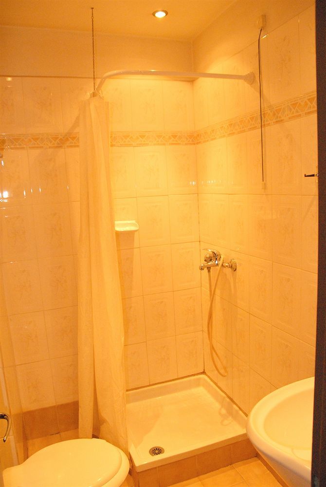 אתונה Vienna Hotel מראה חיצוני תמונה
