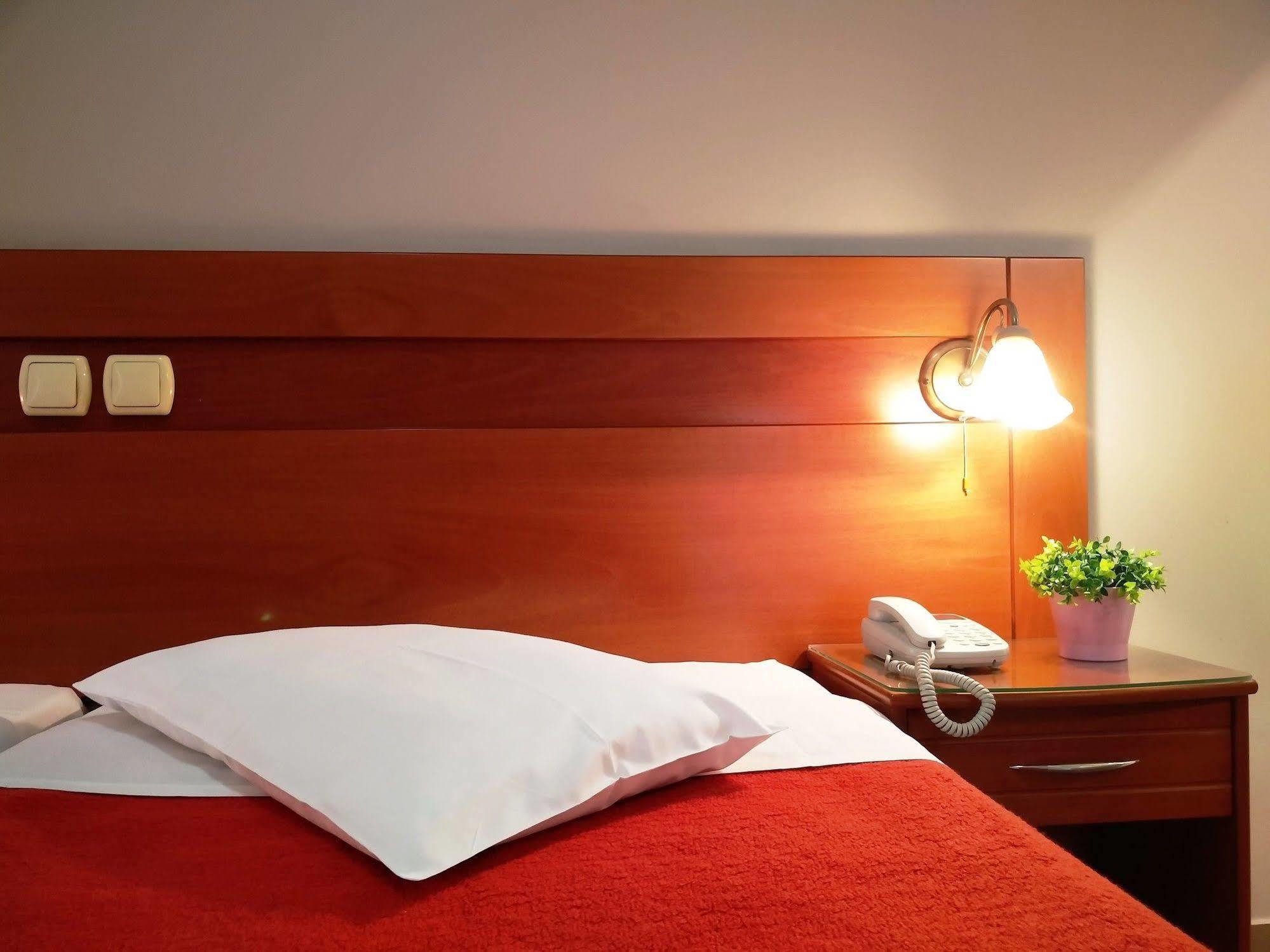 אתונה Vienna Hotel מראה חיצוני תמונה