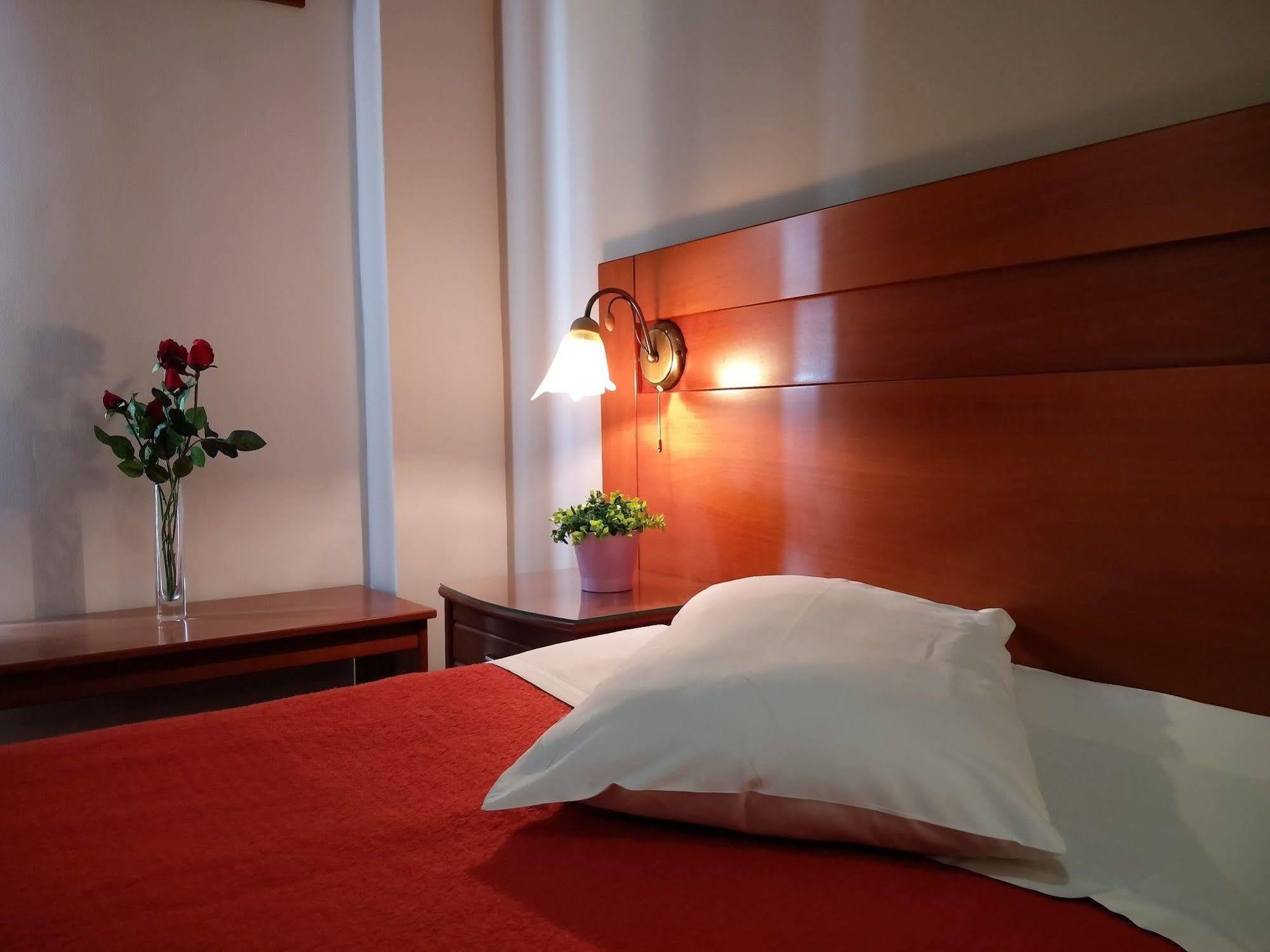 אתונה Vienna Hotel מראה חיצוני תמונה
