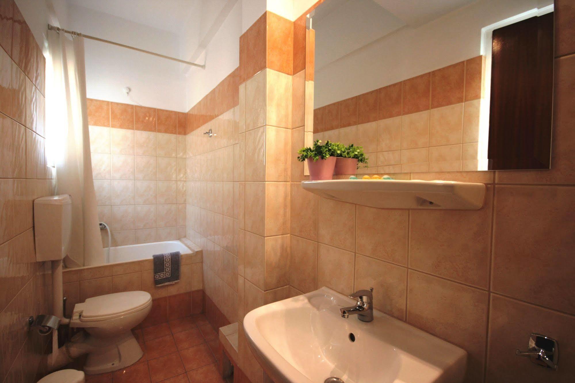 אתונה Vienna Hotel מראה חיצוני תמונה